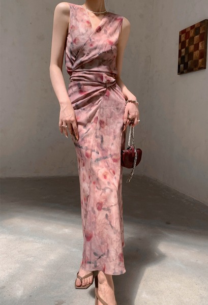 클로라 프린트 핑크 셔링 드레스